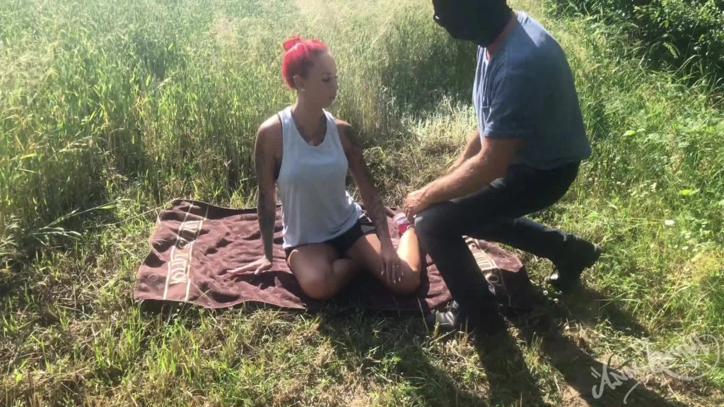 sexy foto nr. 1 von Fast erwischt ! Versaut geiler Outdoor ohne Gummi Fick !