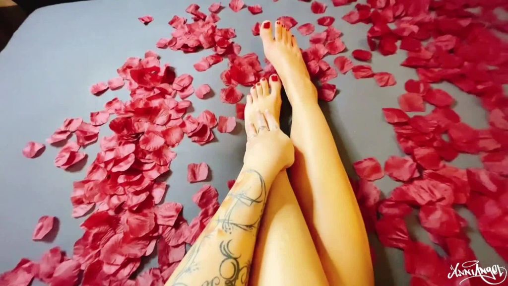 sexy foto nr. 1 von Sexy Füße und Gelnägel - damit verwöhne ich deinen Schwanz !