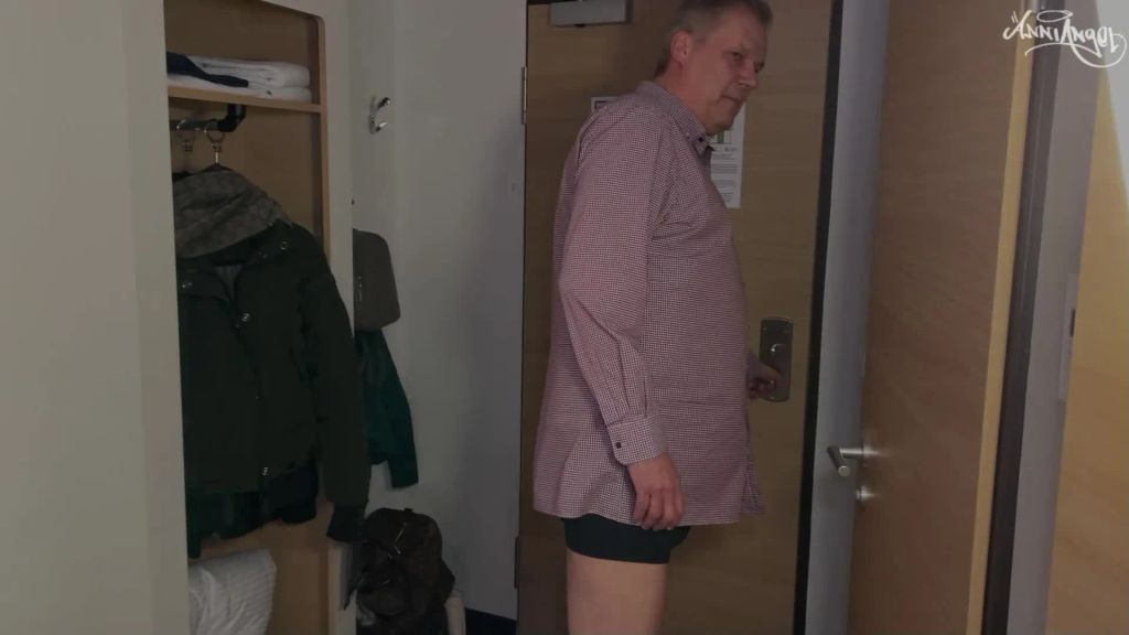 sexy foto nr. 1 von Mein notgeiler Schwager ... oder war ich etwa schuld ?!!