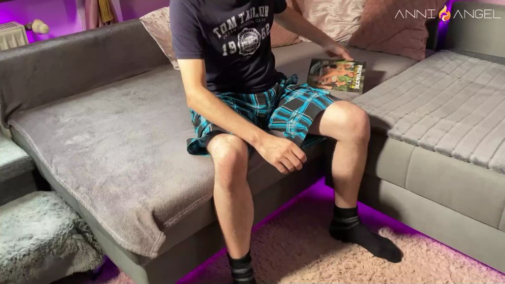 sexy foto nr. 1 von Mitbewohner klaut einfach meine Pornohefte ?!!