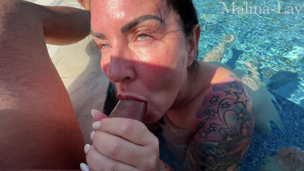 Vorschaubild 9 zum Video „Milf schluckt das Sperma vom ToyBoy“