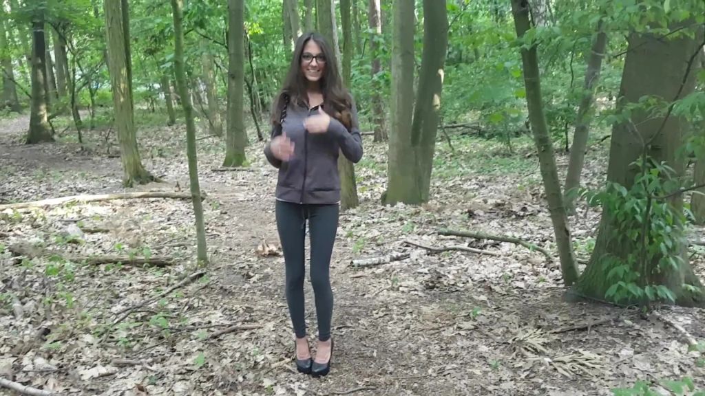 sexy foto nr. 1 von Aufregender Waldstrip :P