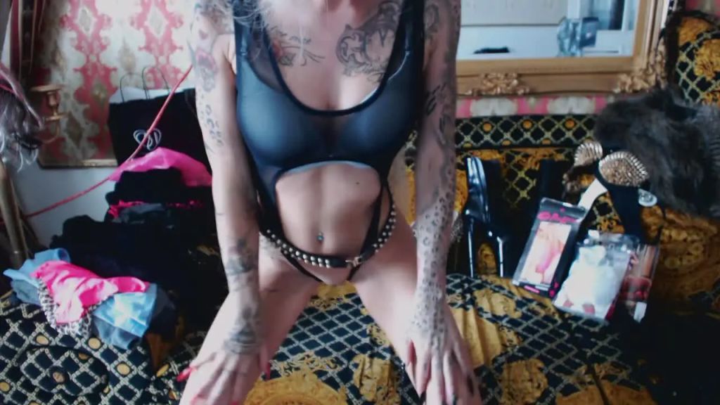 sexy foto nr. 1 von LUXUS SKINNY BARBIE