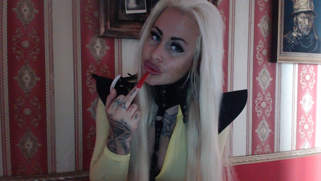 Leck meine FOTZE! lass mich deine barbie sein!