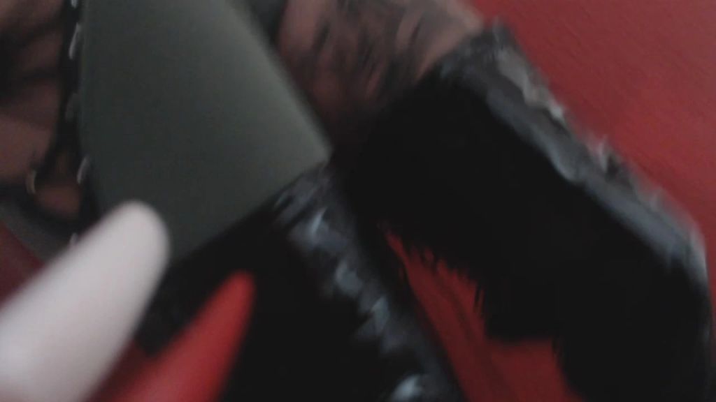 sexy foto nr. 6 von SCHLUCK den ABSATZ meiner LACKoverknees!