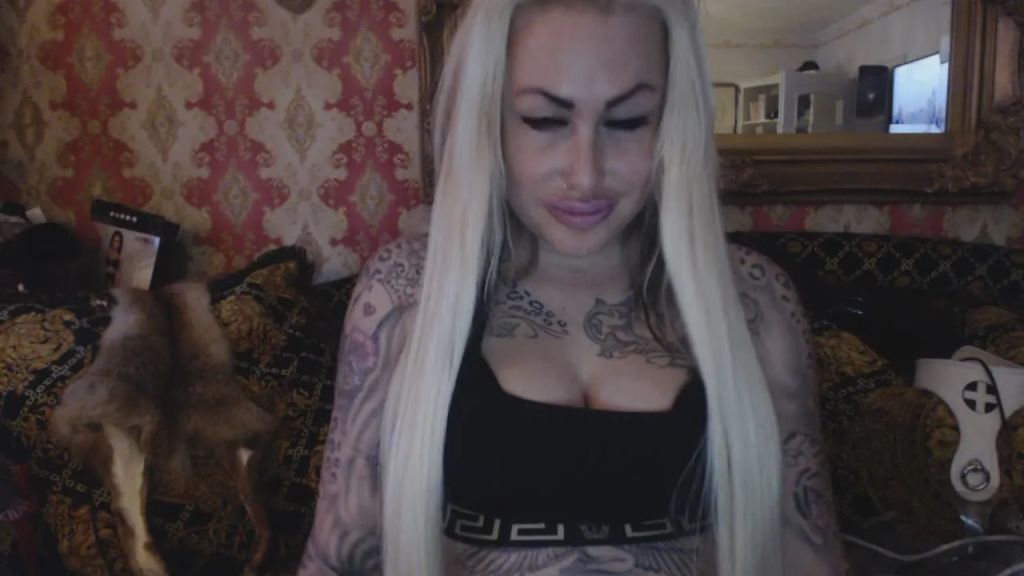 LECK die FOTZE deiner LUXUSBARBIE!