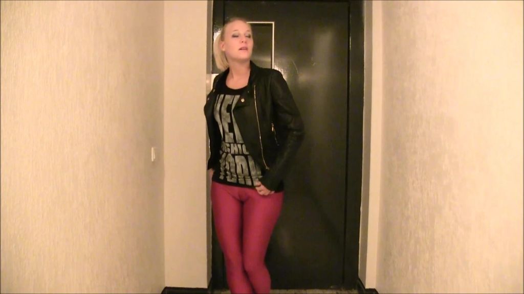 sexy foto nr. 3 von Dreist in den Aufzug gepisst