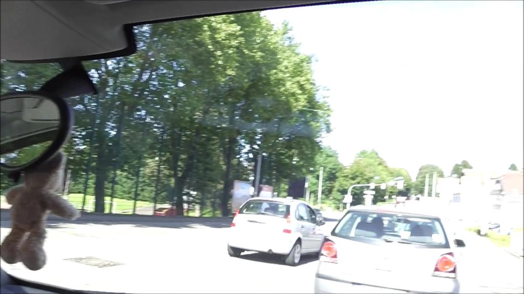 sexy foto nr. 4 von Im Auto ins Töpfchen gepisst