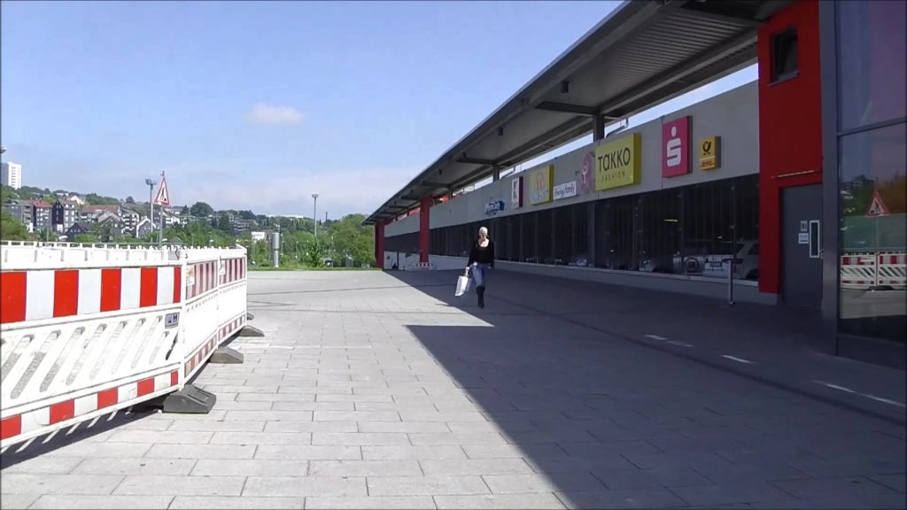 Parkhaus Jeans- Piss in Stiefeln