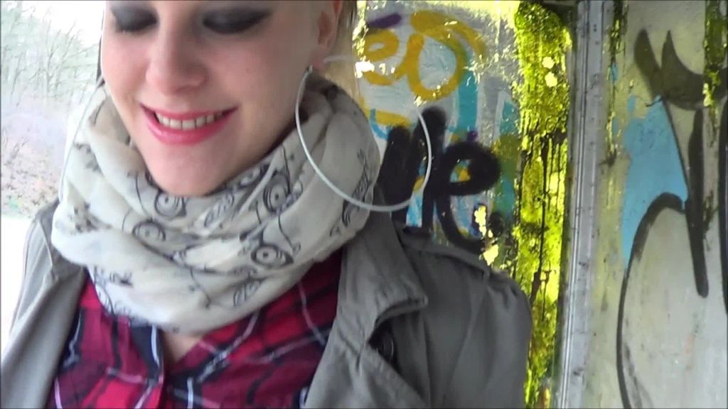 sexy foto nr. 5 von Outdoor erkannt - spontaner Facial Blowjob