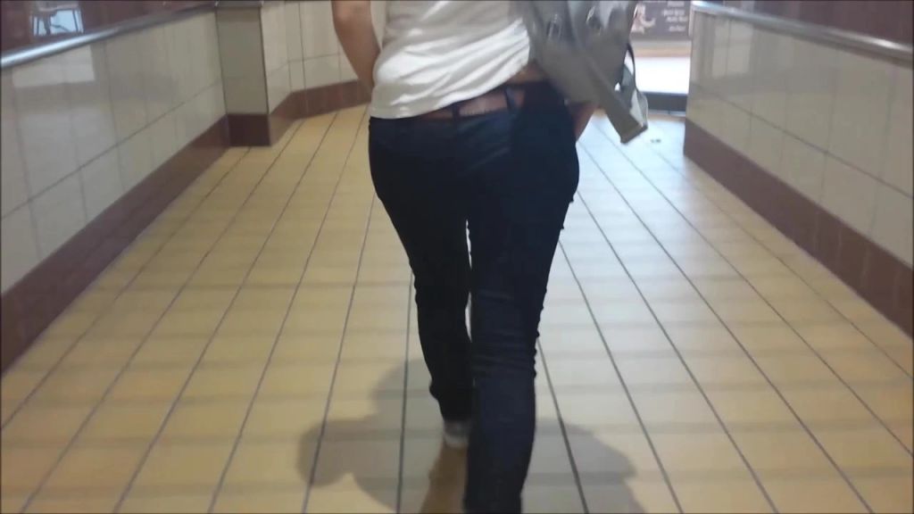 sexy foto nr. 7 von Der Jeans-Arsch Spritzer vom Shopping Center