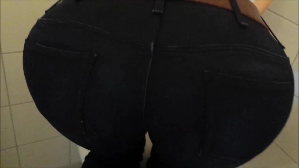 sexy foto nr. 8 von Der Jeans-Arsch Spritzer vom Shopping Center