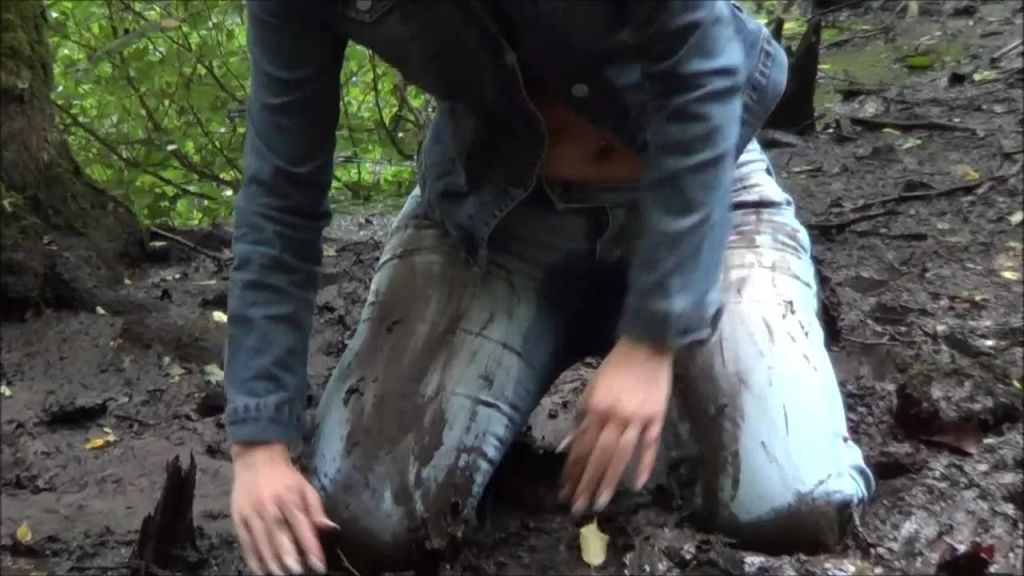 sexy foto nr. 4 von Piss Schlammschlacht im Sumpf in enger Jeans + Gummistiefel