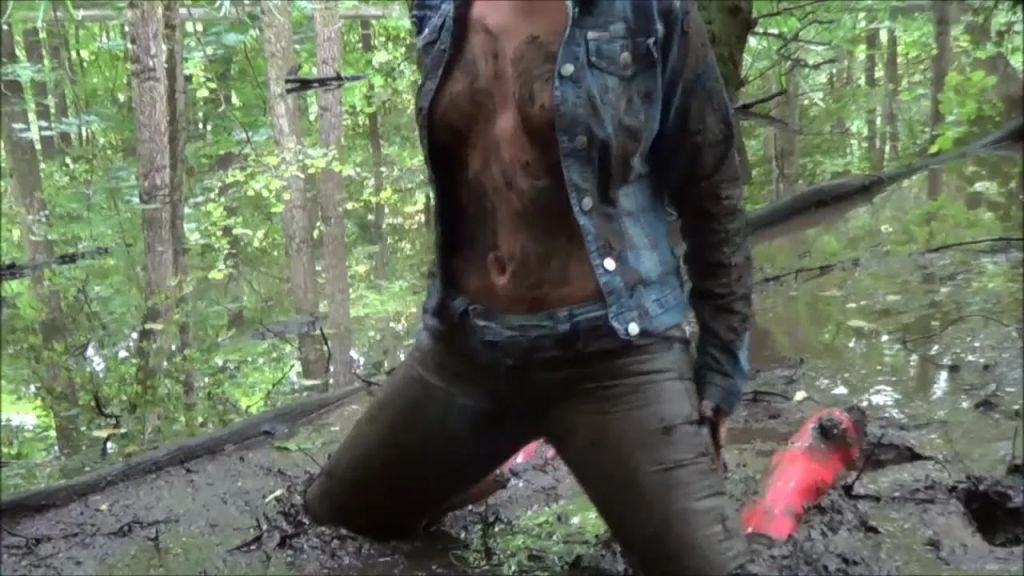 sexy foto nr. 10 von Piss Schlammschlacht im Sumpf in enger Jeans + Gummistiefel
