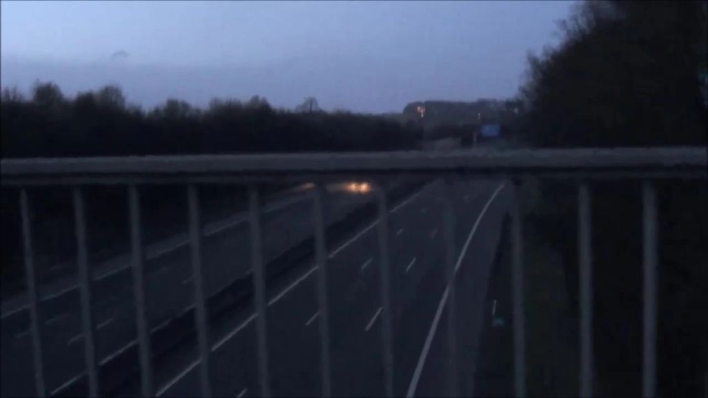 sexy foto nr. 3 von Autobahnbrücken Flashing um 6:00 nach Disco