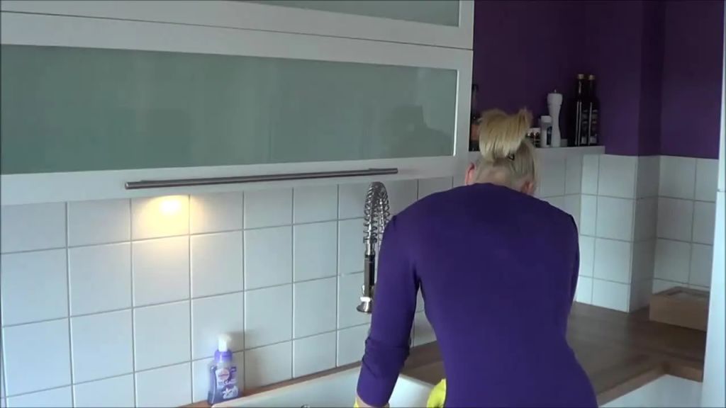 sexy foto nr. 1 von Wichsen mit Latex Haushaltshandschuhen