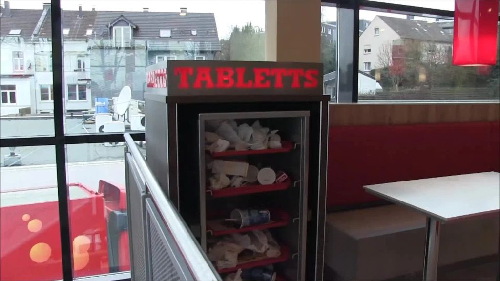 sexy foto nr. 1 von Ich pisse FRECH daneben - Im Herren WC vom Schnellrestaurant