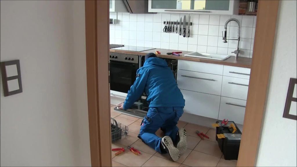sexy foto nr. 1 von Rechnung zu hoch - Quickie mit Handwerker
