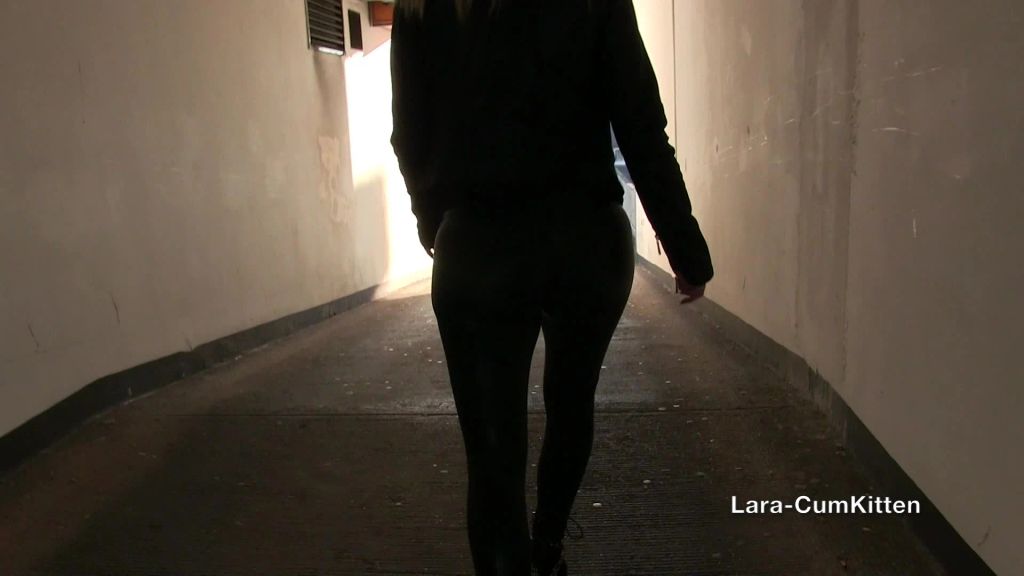 sexy foto nr. 3 von PUBLIC Abspritz Date - Soo geht SPERMAWALK