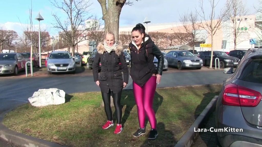 sexy foto nr. 5 von Extrem DREIST - Public Piss am Shopping Center