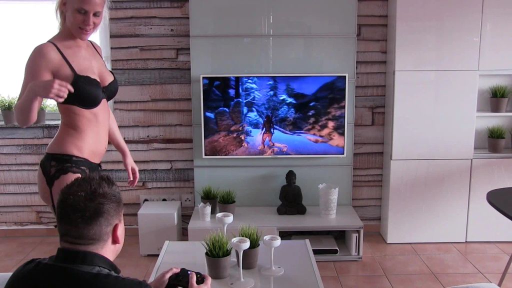 sexy foto nr. 1 von Ficken oder zocken - Lara und die Sperma Granate