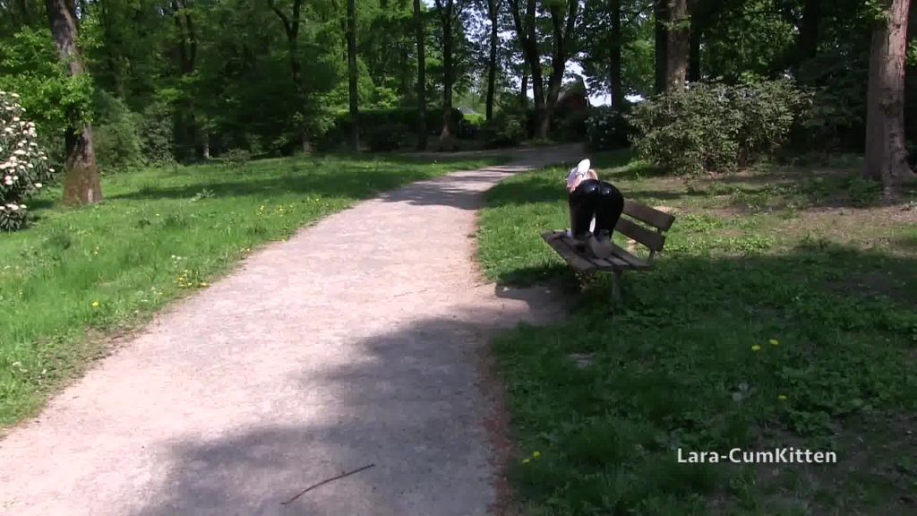 sexy foto nr. 3 von Outdoor FICK DATE - Wetlook Bitch 2x vollgespritzt