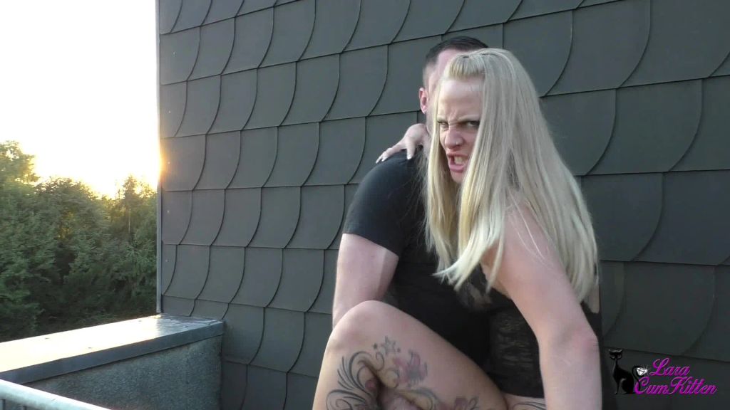 sexy foto nr. 7 von DREIST - Kumpel FICKT mich PUBLIC auf dem Balkon