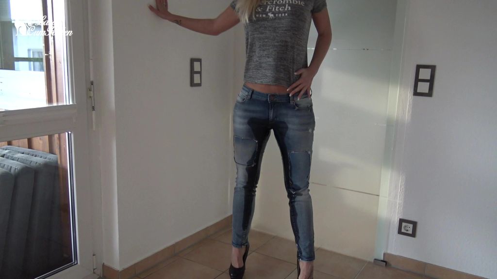 sexy foto nr. 3 von Wahnsinns JEANS PISS - Schauer der Erregung