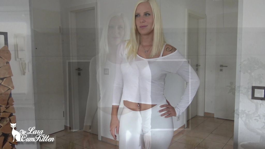 sexy foto nr. 2 von ABSPRITZ THERAPIE - Schwester Lara reitet dich in Latex ab