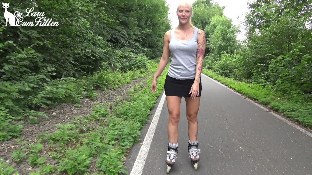sexy foto nr. 10 von ...mitten auf dem radweg... | PUBLIC PISS beim Inline Skaten