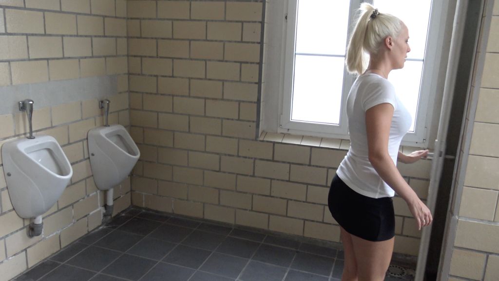 Mein 1. GLORY HOLE | Dirty Blowjob bis die Sahne kommt