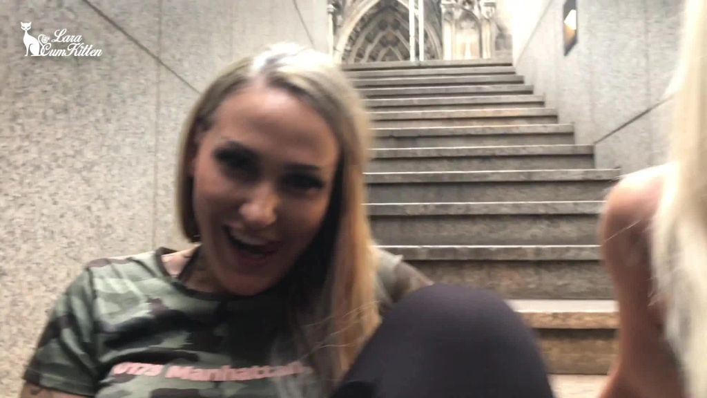 sexy foto nr. 7 von Dreister PUBLIC PISS am Kölner Dom | unter Videoüberwachung