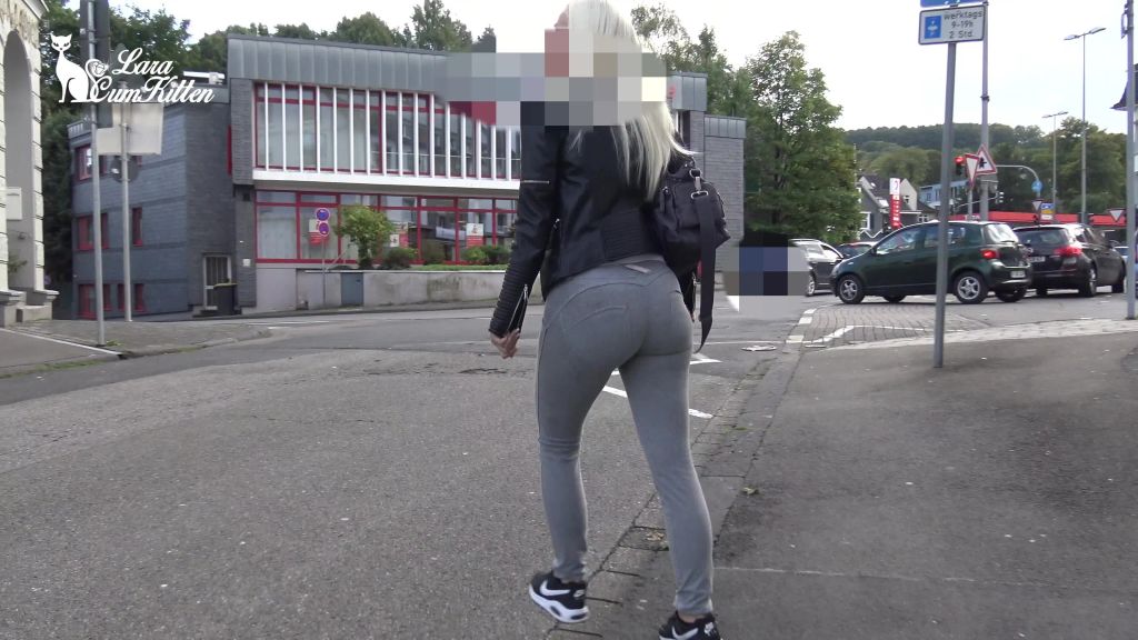 PUBLIC Leggings PISS am Geldautomaten + PISSWALK