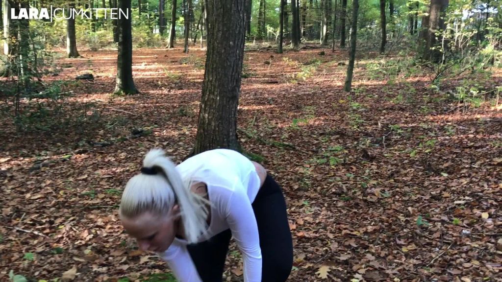 sexy foto nr. 2 von DOGGY PISS | Goldener Oktober - Goldene Champagnerdusche
