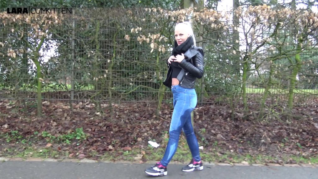 sexy foto nr. 7 von ÖFFENTLICH EINGENÄSST | Public Jeans Piss extrem