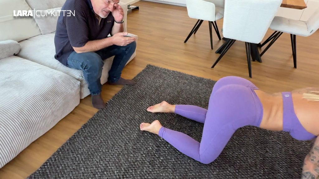 sexy foto nr. 2 von FICK TRAINING mit Egon Kowalski | Doggy Workout mit Cumplay
