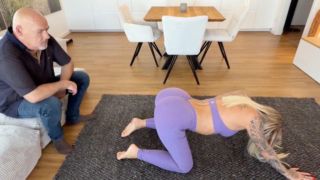 FICK TRAINING mit Egon Kowalski | Doggy Workout mit Cumplay