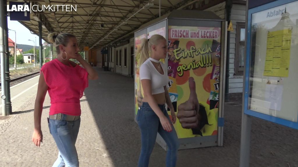 sexy foto nr. 3 von JEANS 2x nacheinander VOLLGEPISST | Öffentlicher Jeans PISS