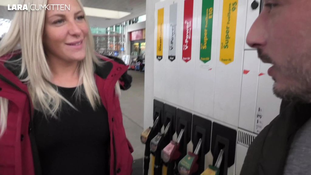 sexy foto nr. 2 von Von der Tanke in die Kiste | FREMDFICK DATE mit mega Facial
