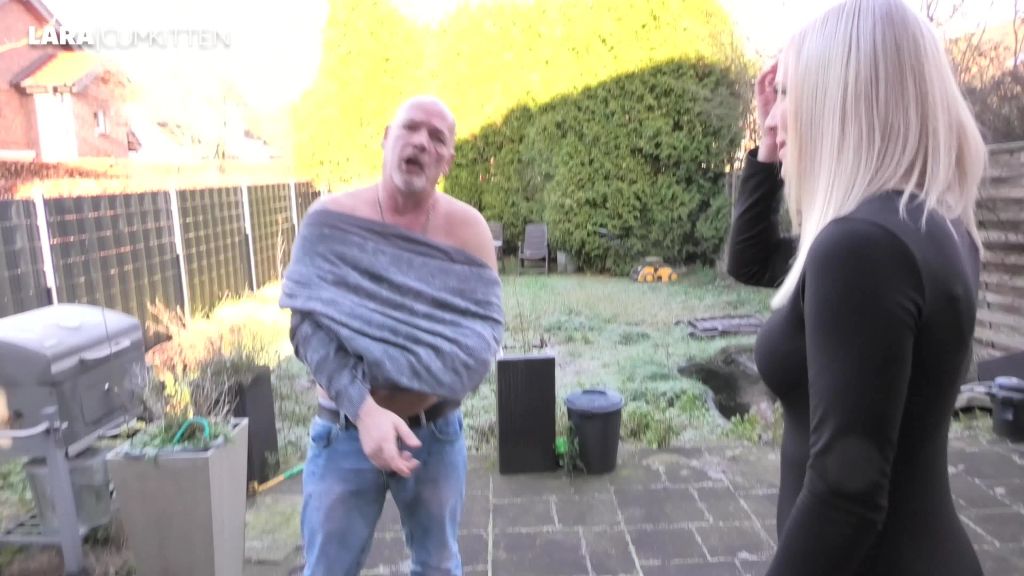 XXL PISS BETANKUNG | ...und seine Freunde schauen zu