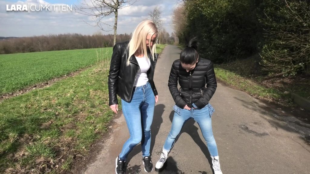 sexy foto nr. 5 von JEANS PISS | Wir nässen uns beide komplett ein