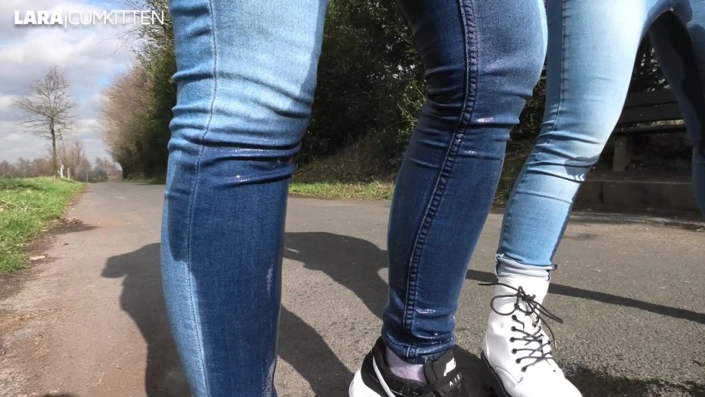 sexy foto nr. 6 von JEANS PISS | Wir nässen uns beide komplett ein