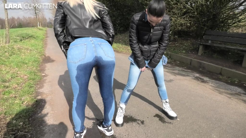 sexy foto nr. 7 von JEANS PISS | Wir nässen uns beide komplett ein