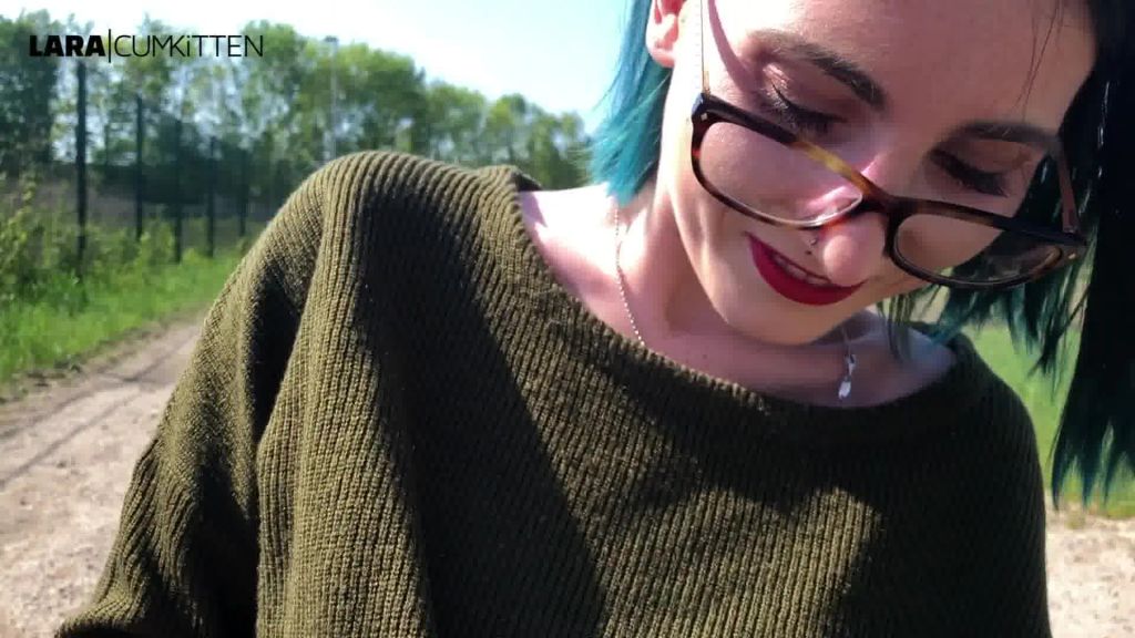 sexy foto nr. 8 von Spontane Pipi Pause | Schau uns zu beim Abpissen