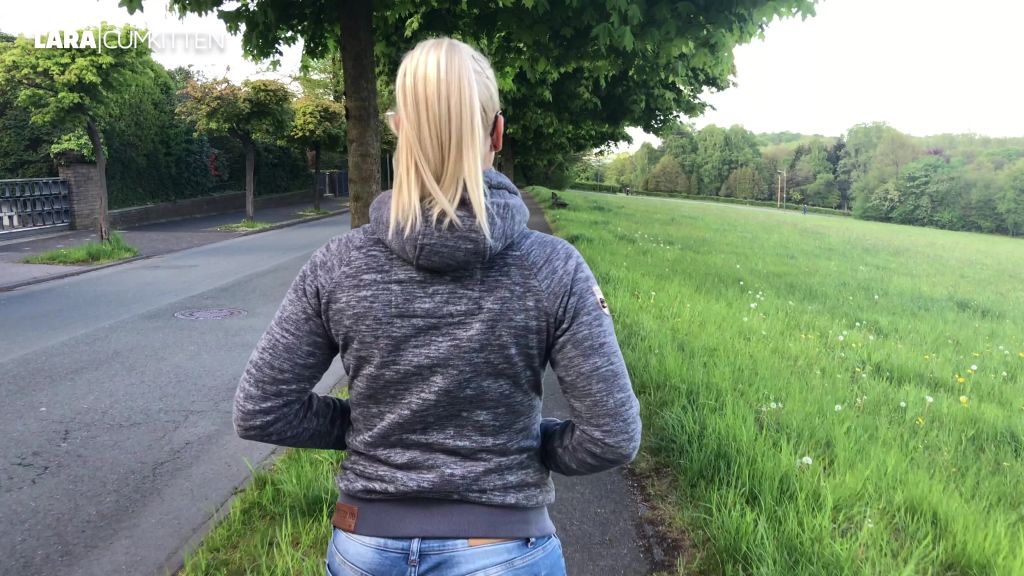 sexy foto nr. 2 von Privater PISS Clip | Nasse Fotze gaaanz nah