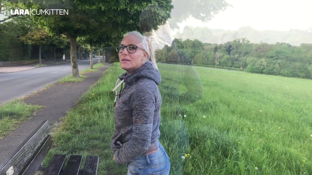 sexy foto nr. 3 von Privater PISS Clip | Nasse Fotze gaaanz nah