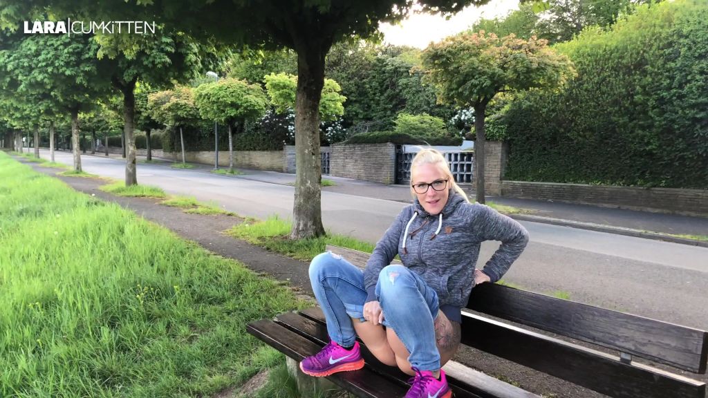 sexy foto nr. 5 von Privater PISS Clip | Nasse Fotze gaaanz nah