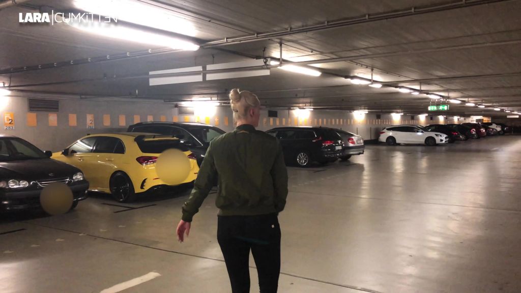 sexy foto nr. 2 von Riskante Überflutung | PUBLIC PISS im Kölner Parkhaus