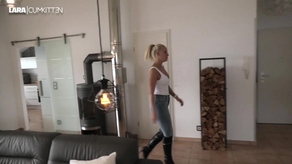 sexy foto nr. 1 von FICK MICH in Jeans und Stiefeln | Nachbar spritzt alles rein