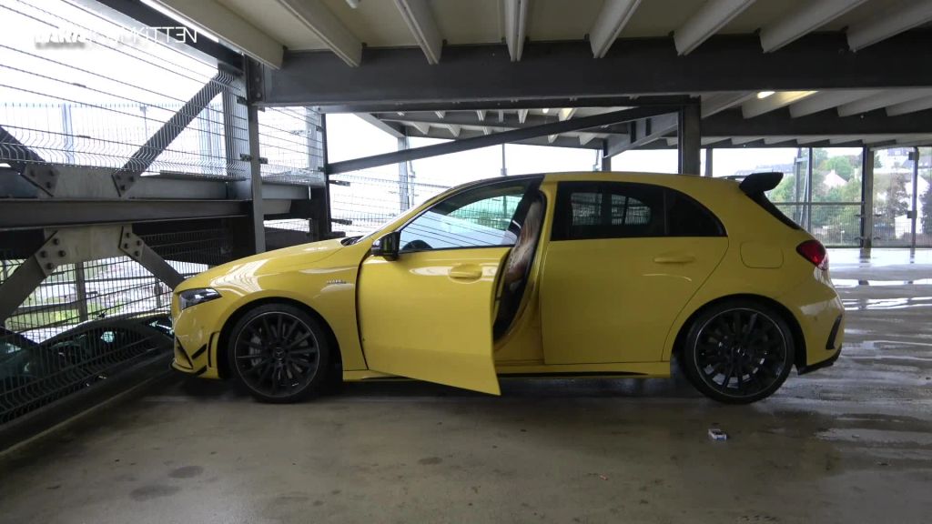 sexy foto nr. 5 von Fast ins Auto gepisst | So geil, dass ich mich fingern muss